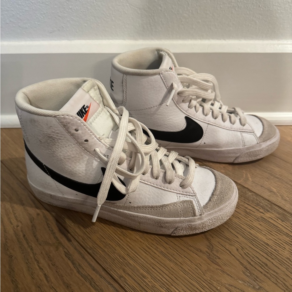 Nike White and Black High-Tops